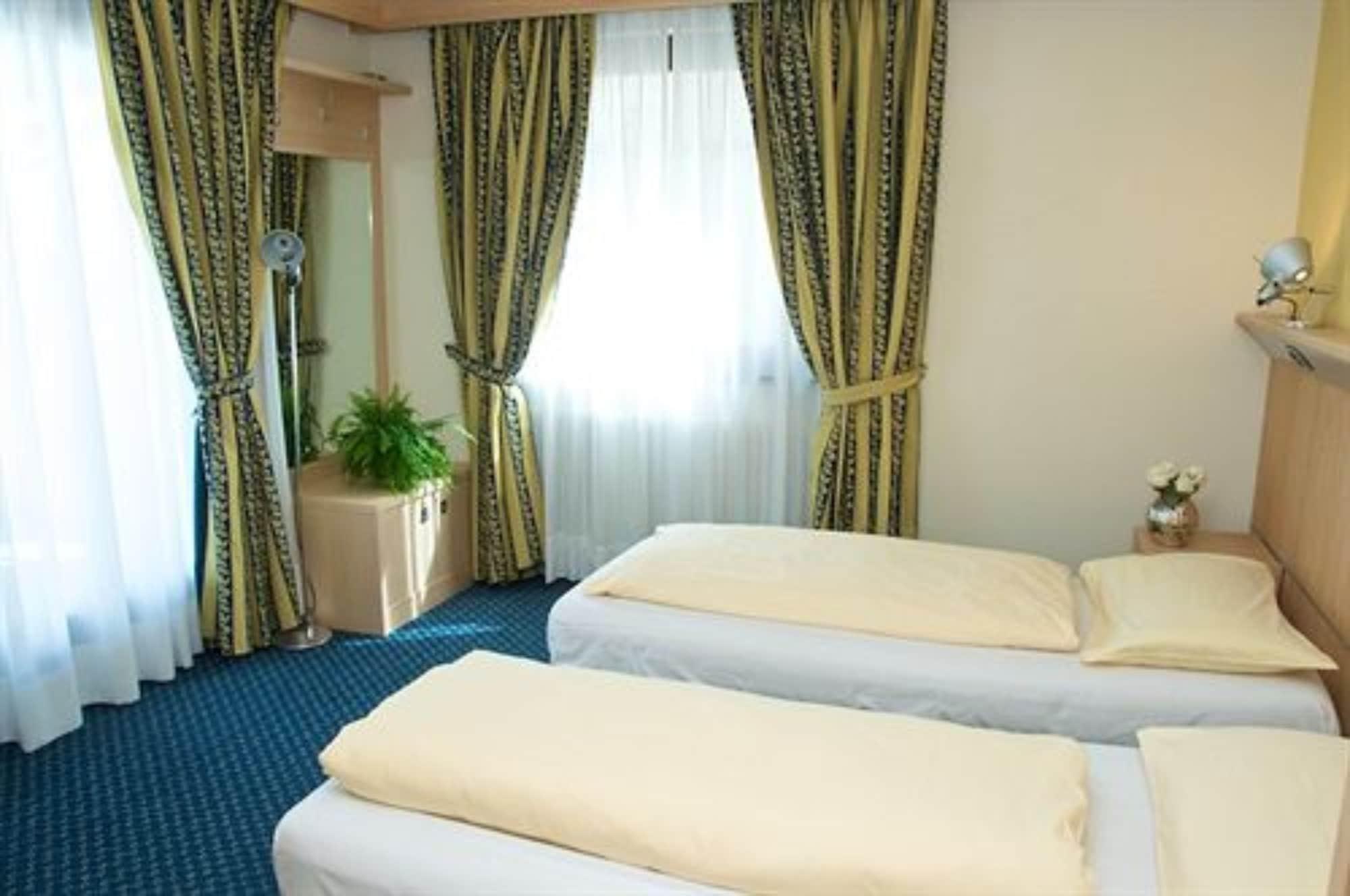 Hotel Alexander Charme 4*