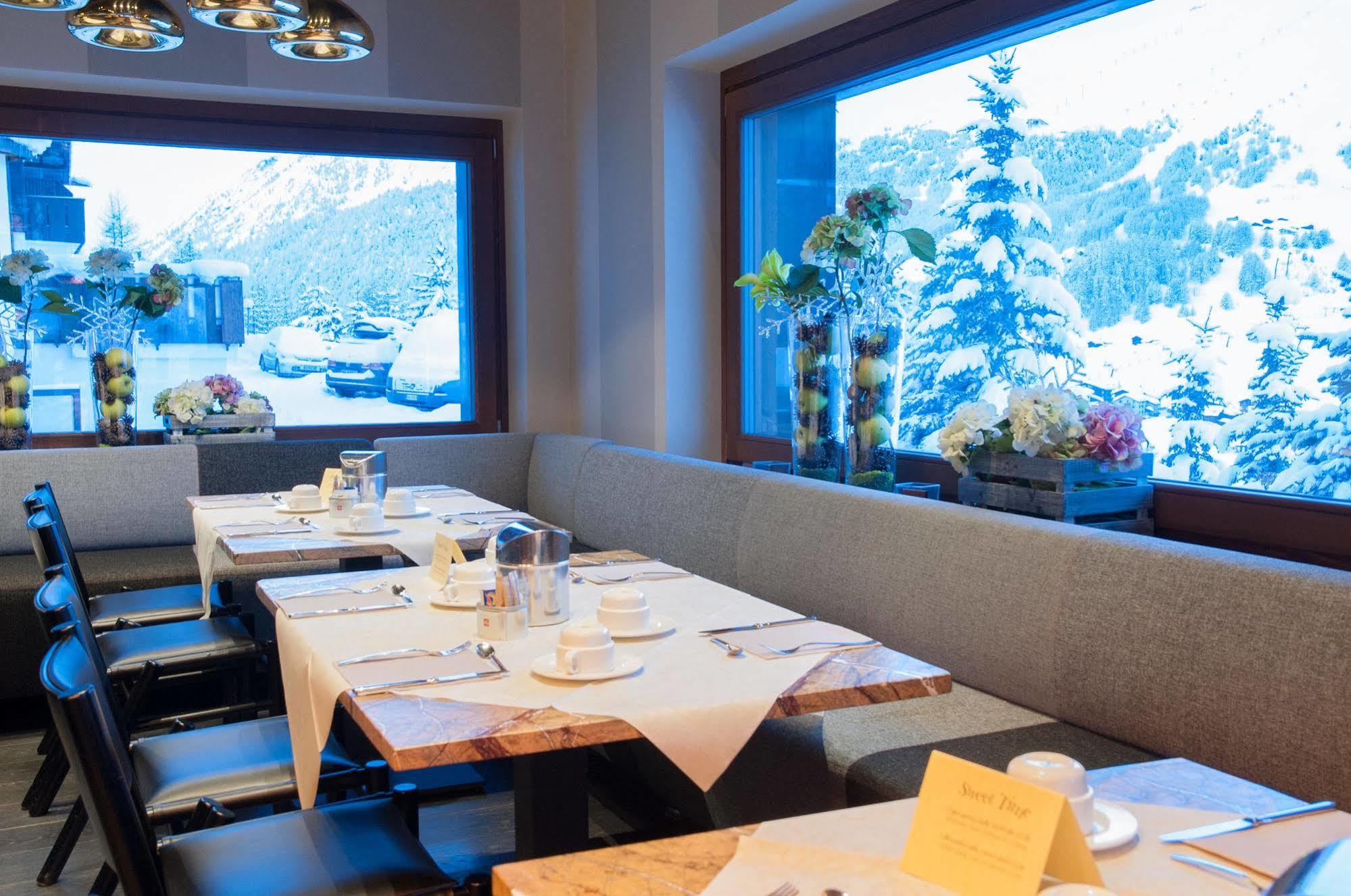 Hotel Alexander Charme