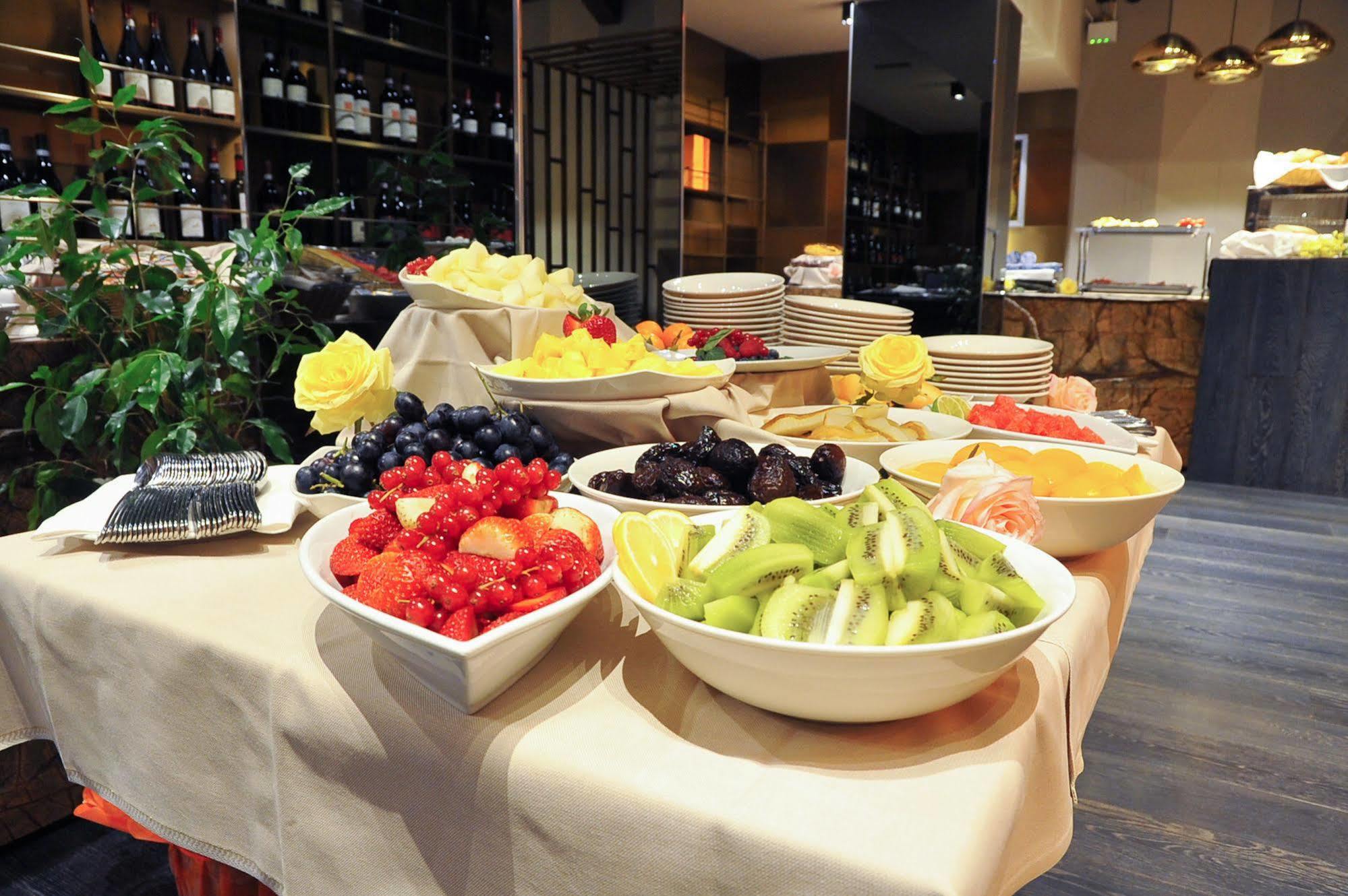 Alexander Charme Hotel 4*